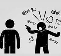 受到老員工的歧視與欺負(fù)